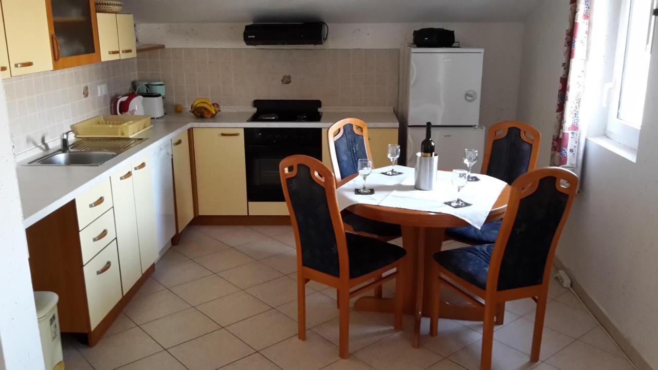Ferienhaus Vesna 维耶拉克 外观 照片