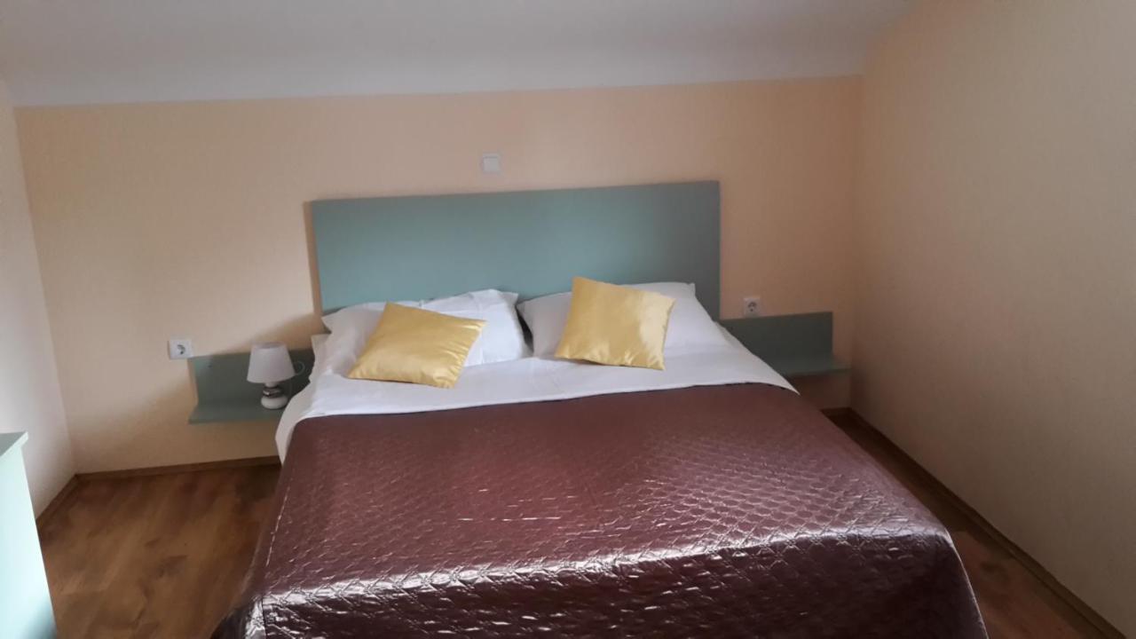 Ferienhaus Vesna 维耶拉克 外观 照片